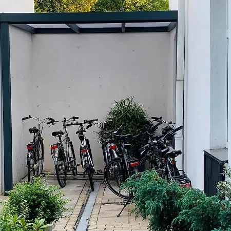 Am Freihafen Duisburg