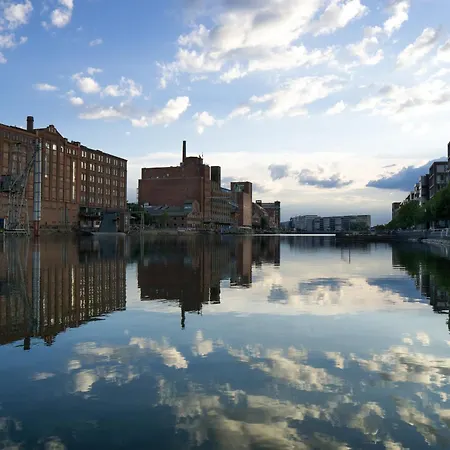 Am Freihafen Szálloda