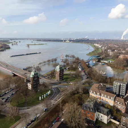Am Freihafen Szálloda Duisburg