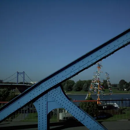 Am Freihafen Duisburg