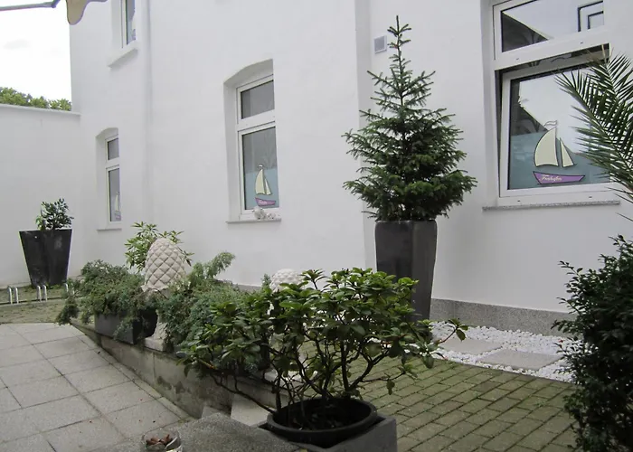 Am Freihafen Duisburg