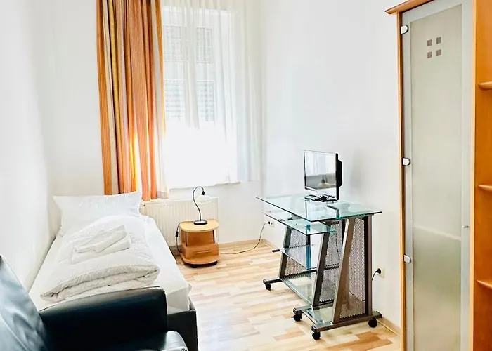 Am Freihafen Szálloda Duisburg